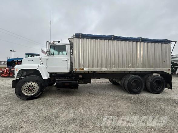 Ford L9000 معدات البناء - غير ذلك