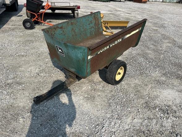 John Deere 15 مقطورات أخرى
