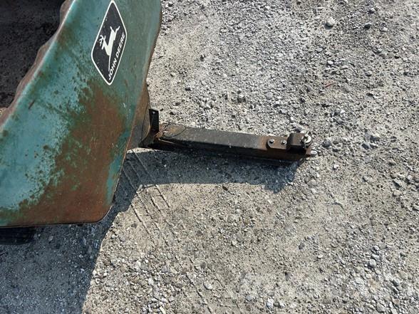 John Deere 15 مقطورات أخرى