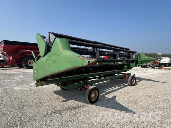 John Deere 220 رؤوس الحصادات الدراسات
