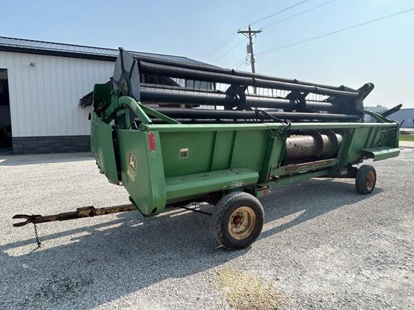 John Deere 220 رؤوس الحصادات الدراسات