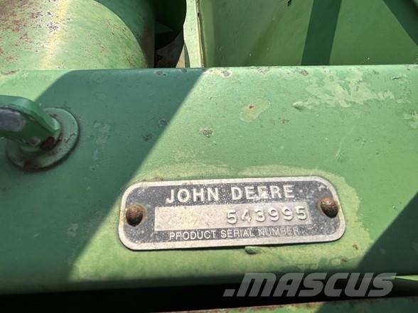 John Deere 220 رؤوس الحصادات الدراسات