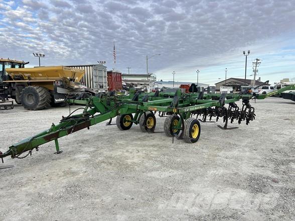 John Deere 550 ماكينات وملحقات زراعة أخرى