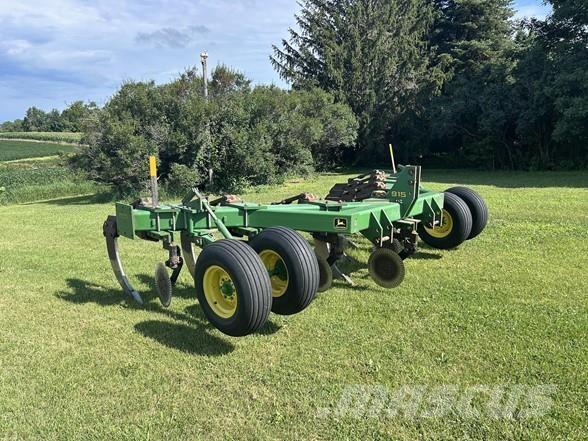 John Deere 915 ماكينات وملحقات زراعة أخرى