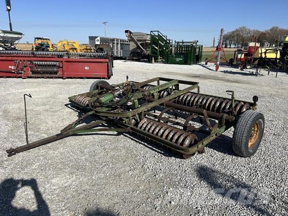 John Deere 950 ماكينات وملحقات زراعة أخرى