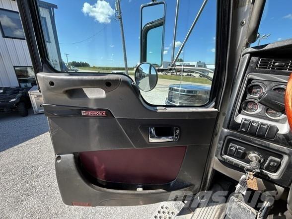 Kenworth W900 وحدات الجر
