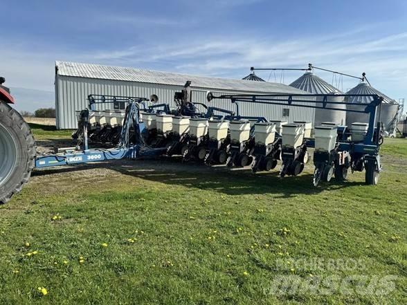 Kinze 3600 معدات بذر