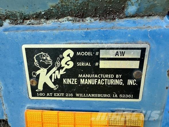 Kinze 840 مقطورة حبوب