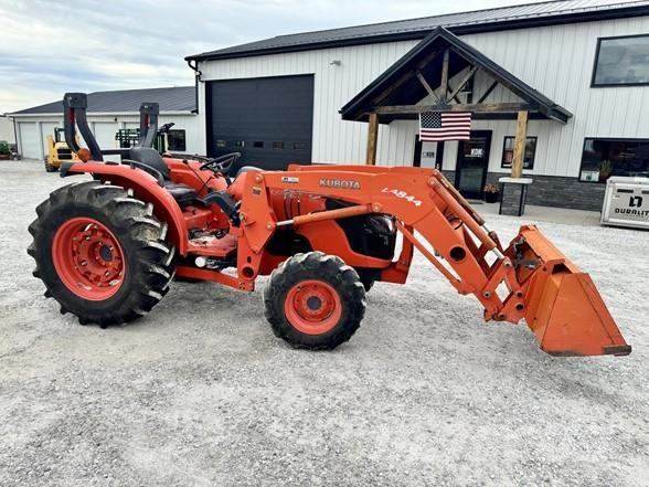 Kubota MX5100D الجرارات
