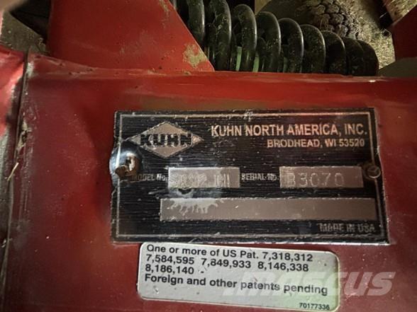Kuhn SR112GII مكابس وميبسات التبن