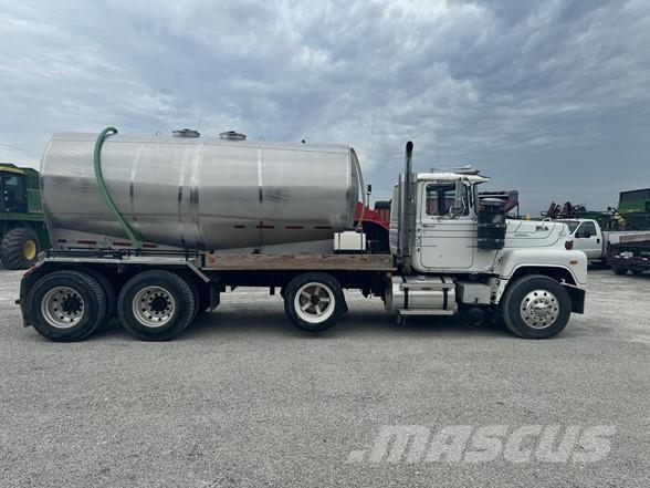 Mack RS600L أخرى