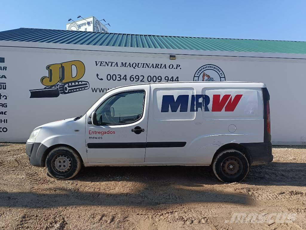 Fiat Doblo شاحنة مقفلة