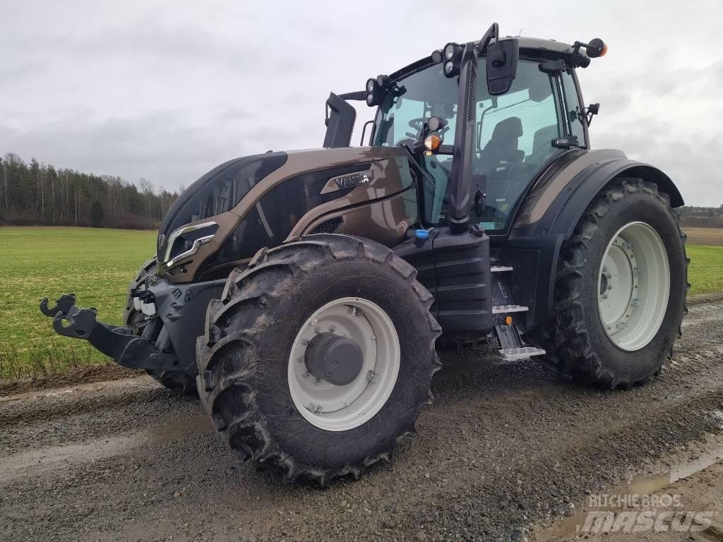 Valtra T 255 Versu الجرارات