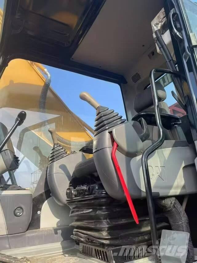 CAT 336 D حفارات زحافة