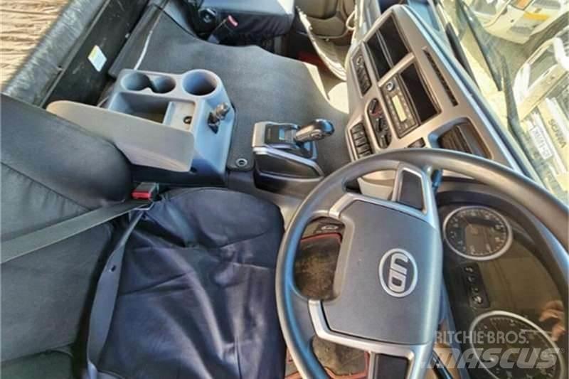 UD TRUCKS QUESTER شاحنات أخرى
