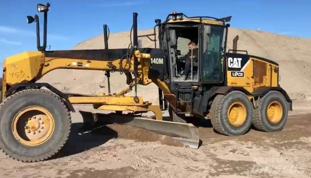 CAT 140M معدات تمهيد الطرق