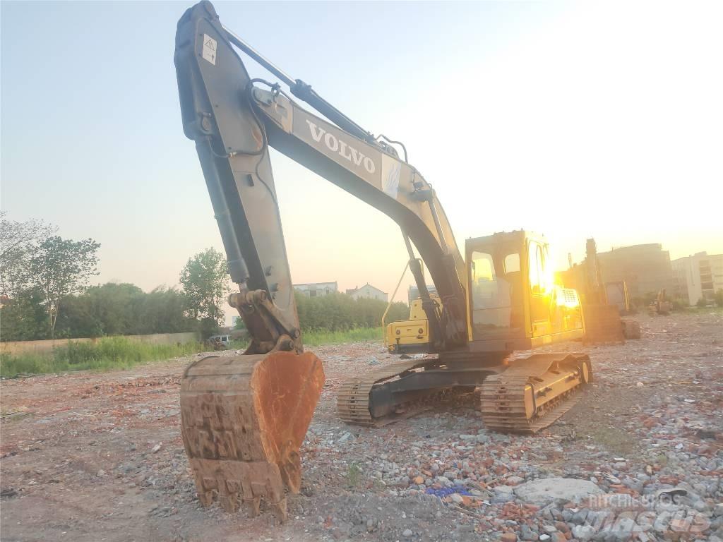 Volvo EC 210 B LC حفارات زحافة