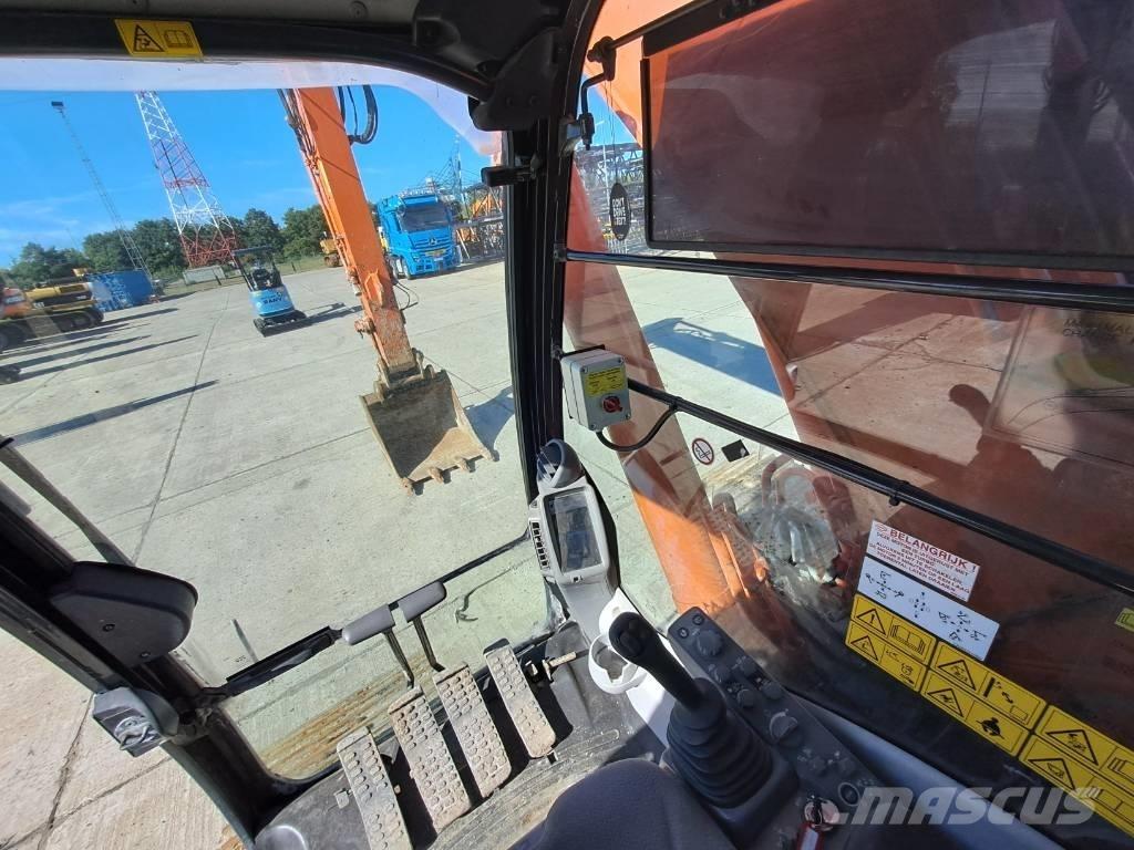 Hitachi ZX210LC-6 حفارات زحافة