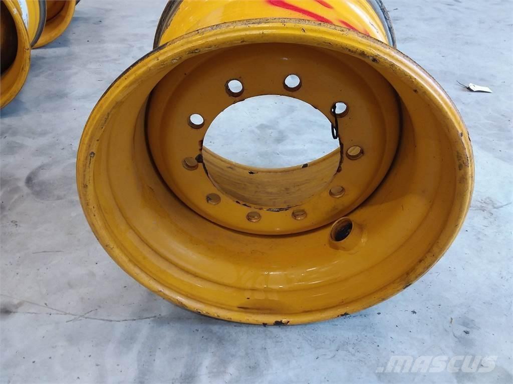 Rottne H11 20x24,5 الإطارات والعجلات والحافات