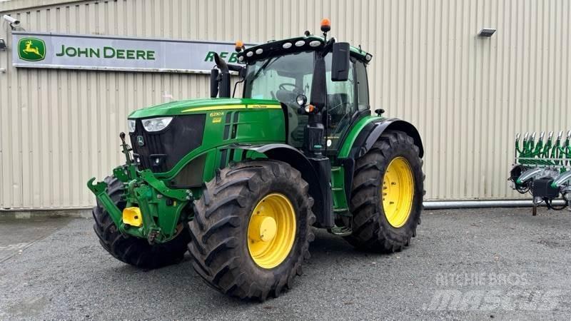 John Deere 6230 R الجرارات