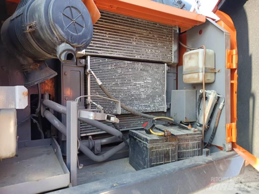 Hitachi ZX160 حفارات زحافة
