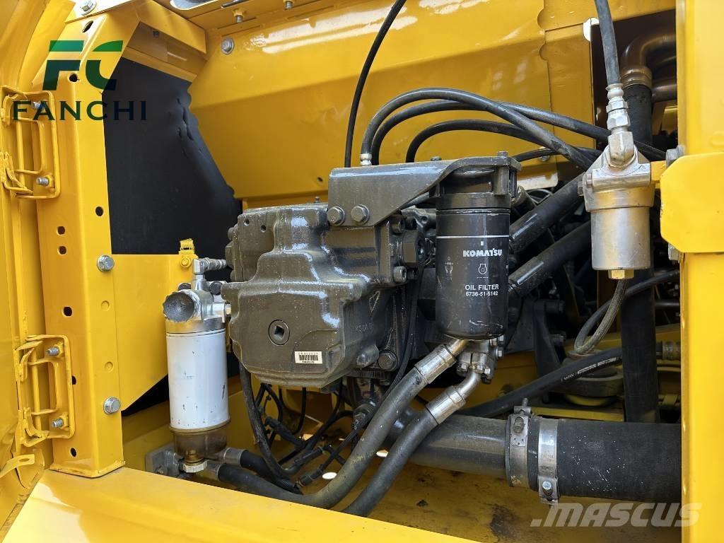 Komatsu PC 200 حفارات زحافة