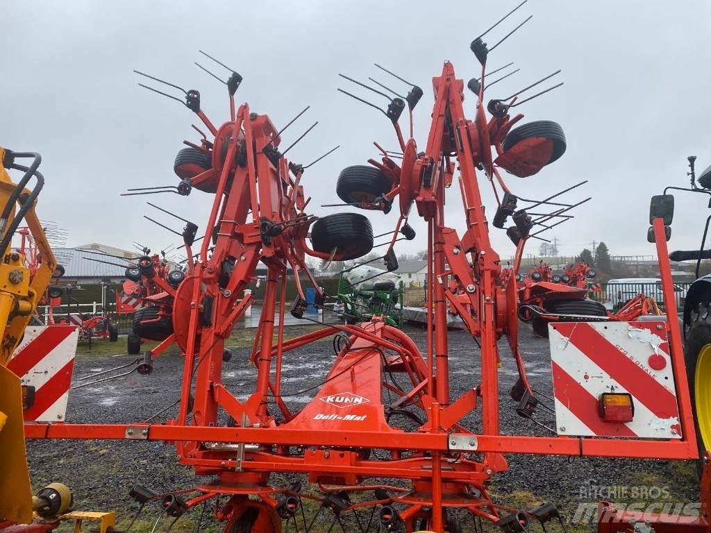 Kuhn GF8702 مكابس وميبسات التبن