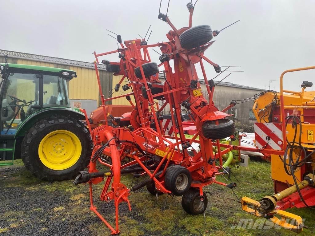Kuhn GF8702 مكابس وميبسات التبن