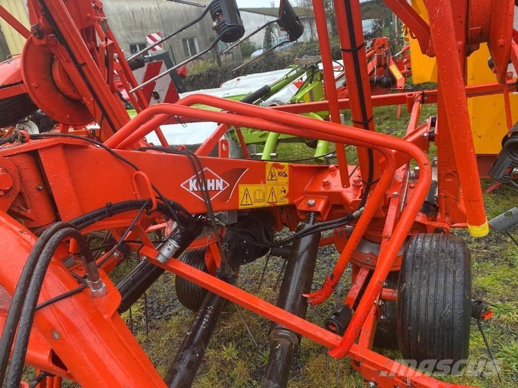 Kuhn GF8702 مكابس وميبسات التبن