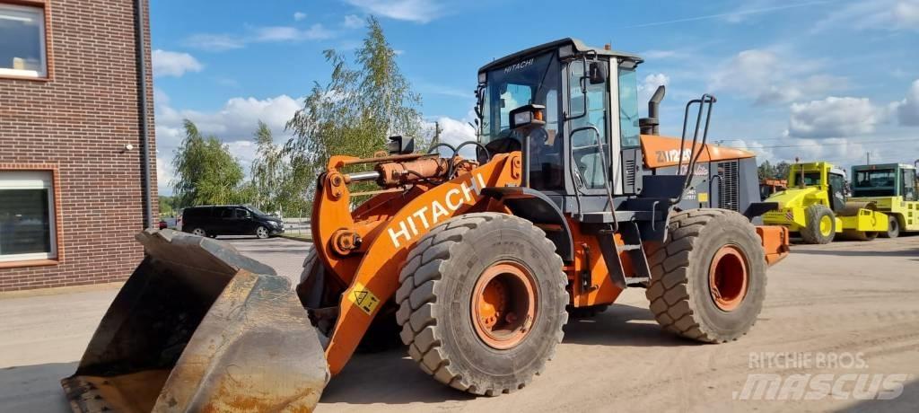 Hitachi ZW 220 لوادر بعجل