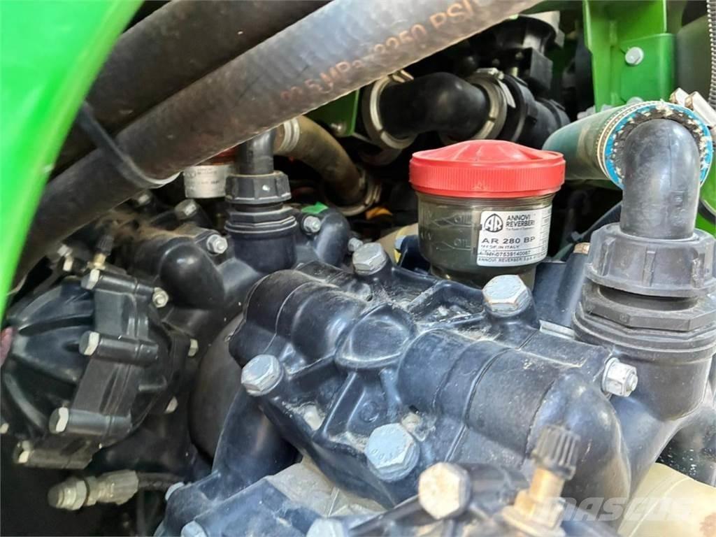 John Deere R952i الرشاشات