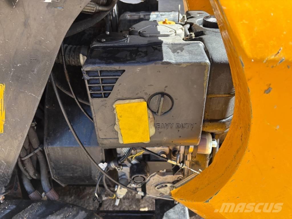 JCB HT D5 عربات نقل قلابة مجنزرة