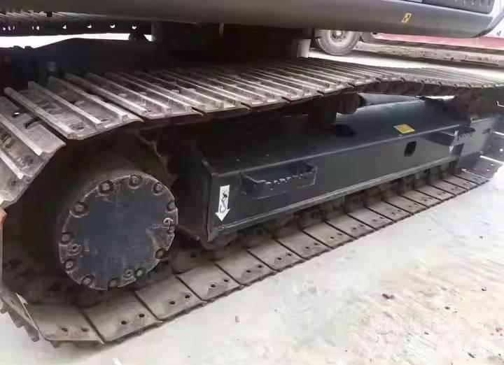 Hitachi zx 110 حفارات زحافة