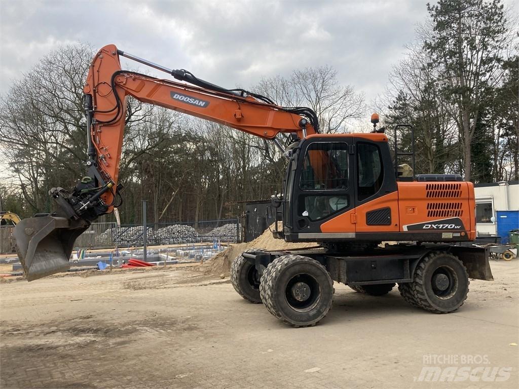 Doosan DX 170-5 W حفارات بعجل
