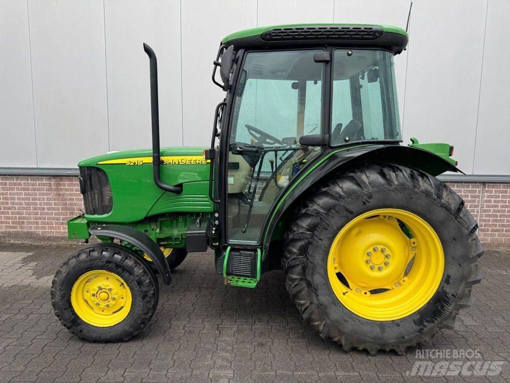 John Deere 5215 سيارات