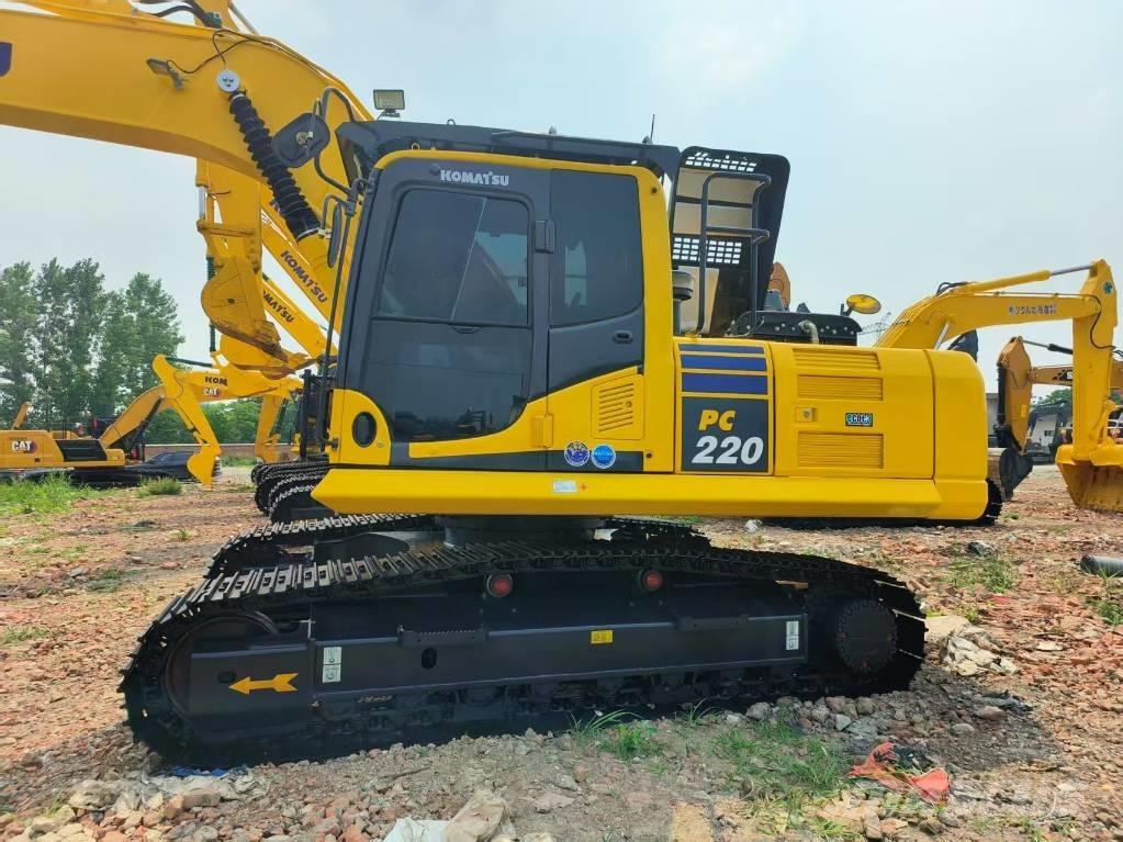 Komatsu PC 220-8 حفارات زحافة