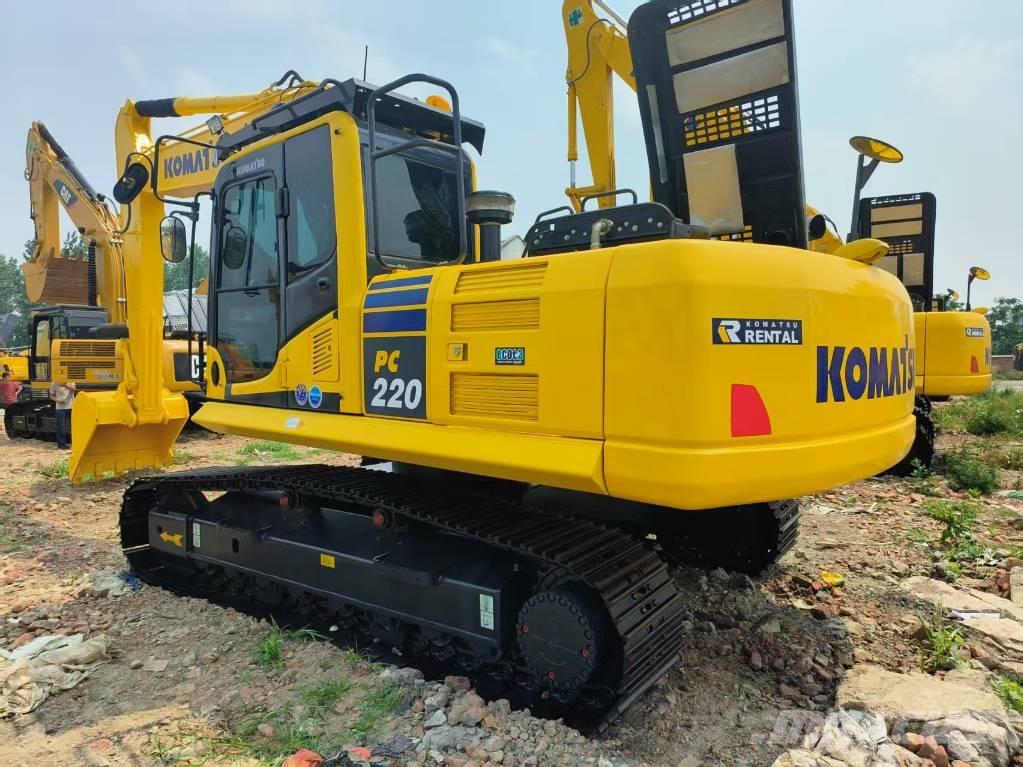 Komatsu PC 220-8 حفارات زحافة