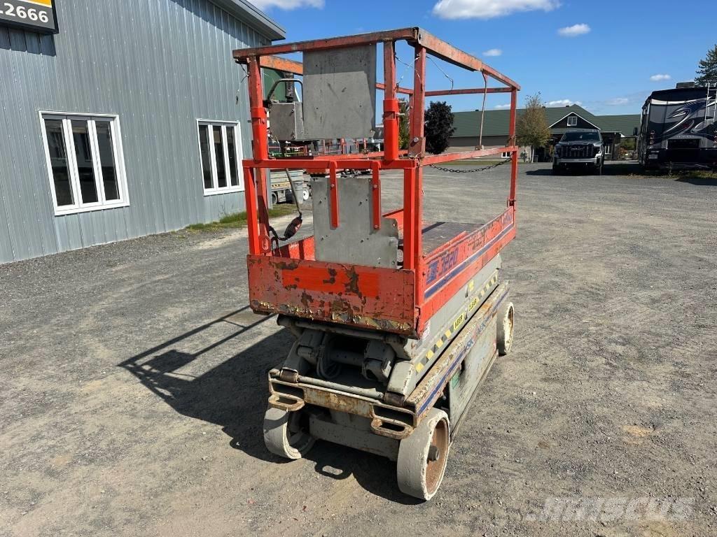 SkyJack SJ 3220 رافعات مقصية الشكل