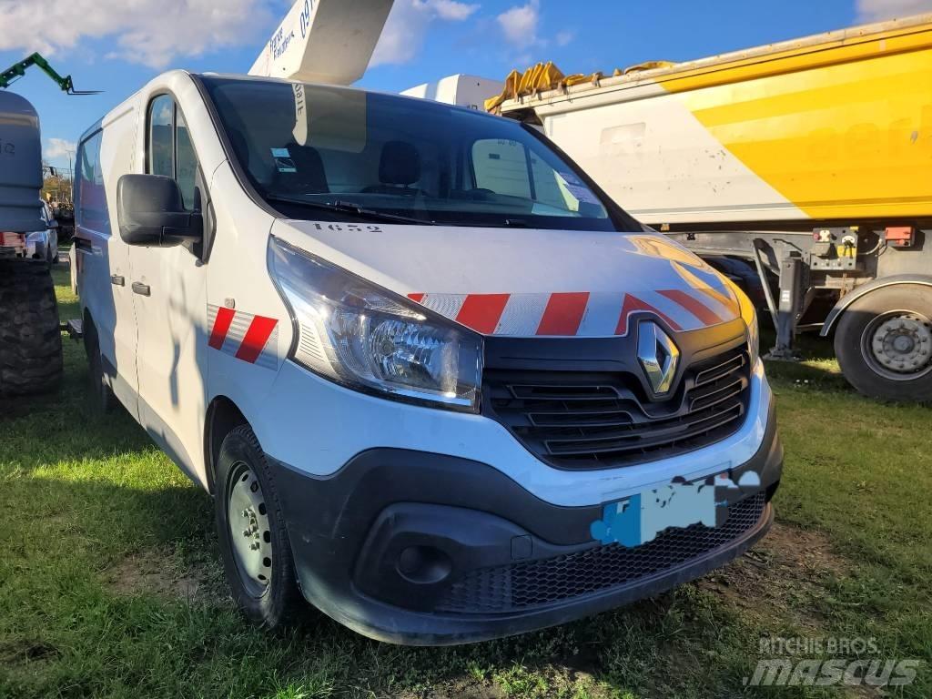 Renault Trafic شاحنة مقفلة