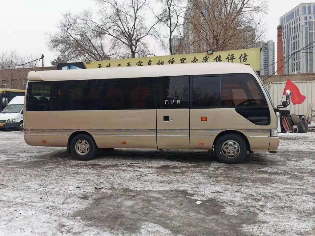 Toyota Coaster Bus حافلة صغيرة