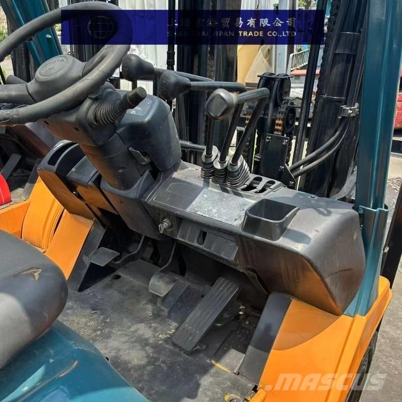 Toyota 7FGU25 شاحنات الديزل