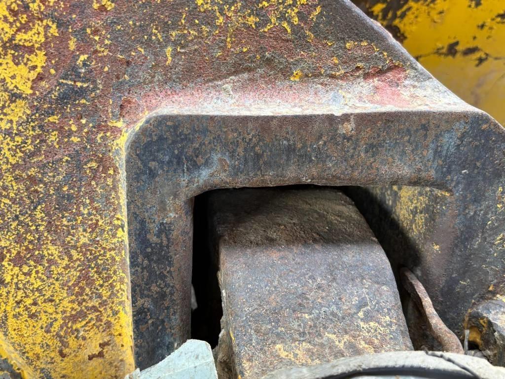 Komatsu D 51 PX-22 بلدوزرات مجنزرة
