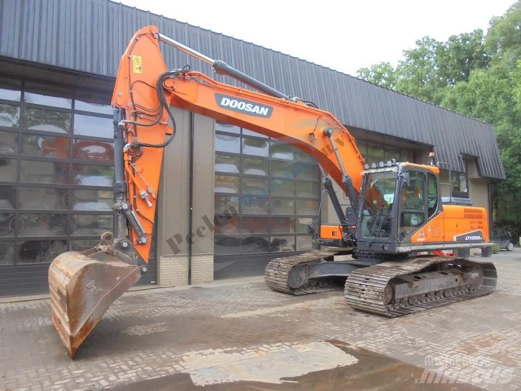 Doosan DX 255 LC-5 حفارات زحافة