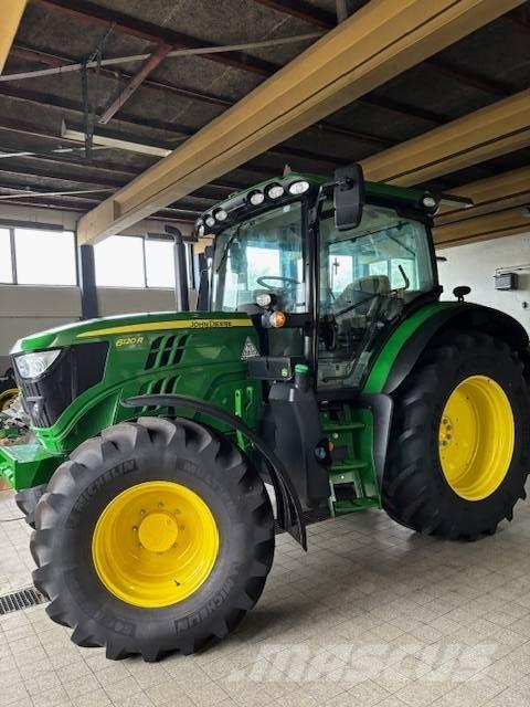 John Deere 6120 R الجرارات