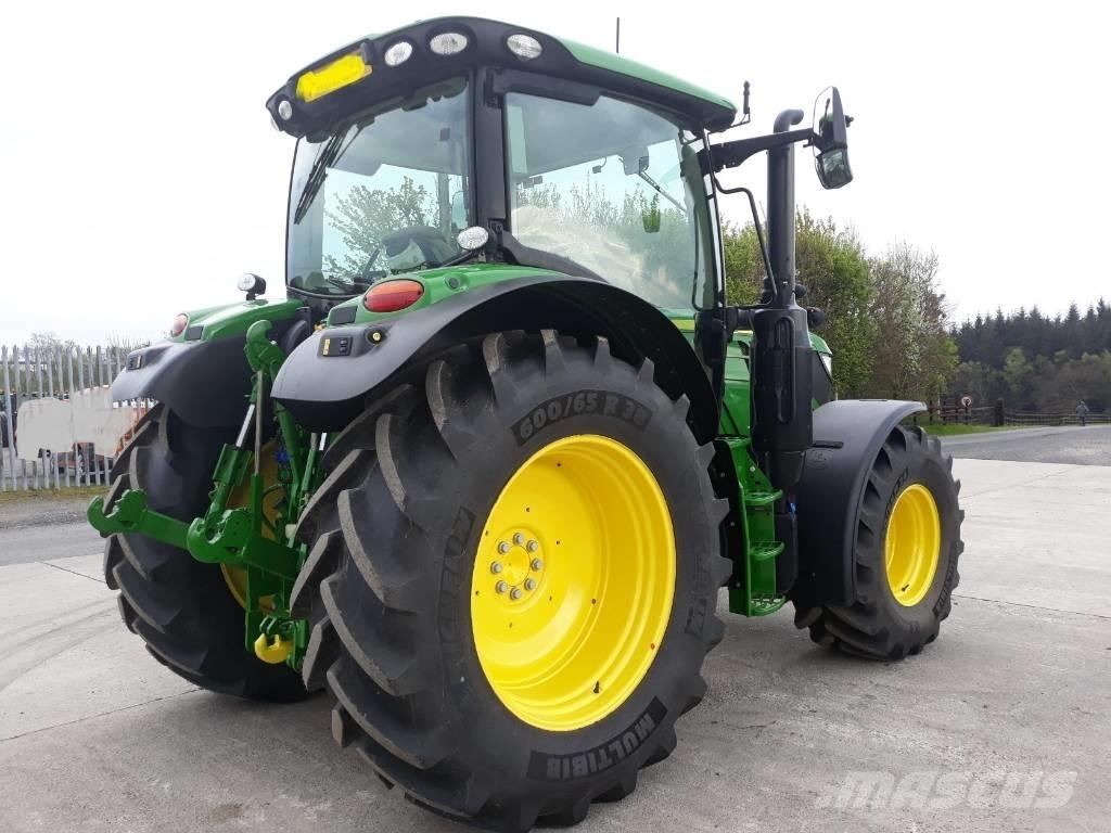 John Deere 6120 R الجرارات