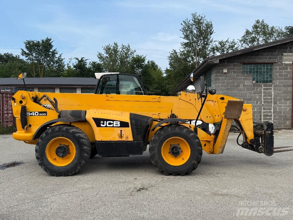 JCB 540-200 مناولات متداخلة