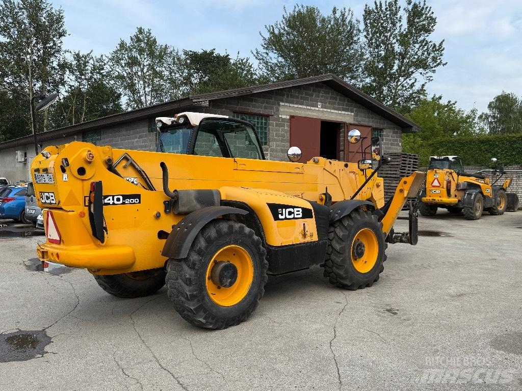 JCB 540-200 مناولات متداخلة