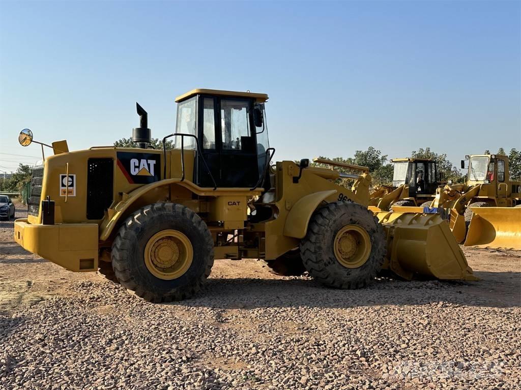 CAT 966H لوادر بعجل