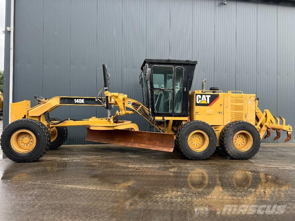 CAT 140K معدات تمهيد الطرق