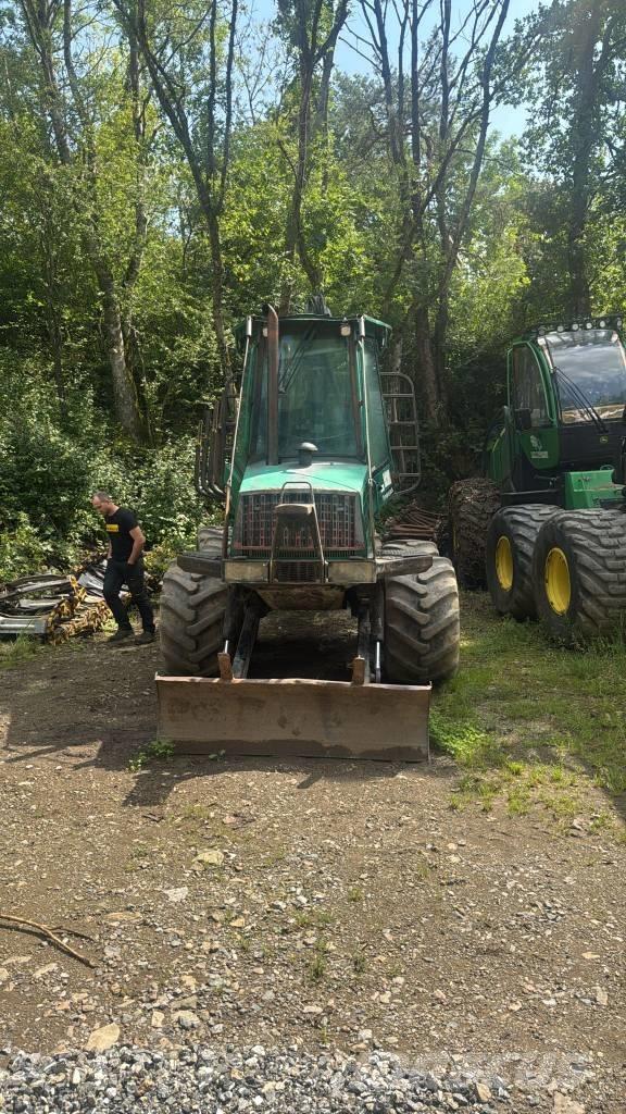 Timberjack 810 B شاحنات